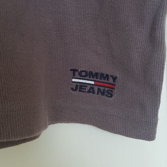 2/$20 Tommy Hilfiger men XL grey top shirt - Picture 4 of 7